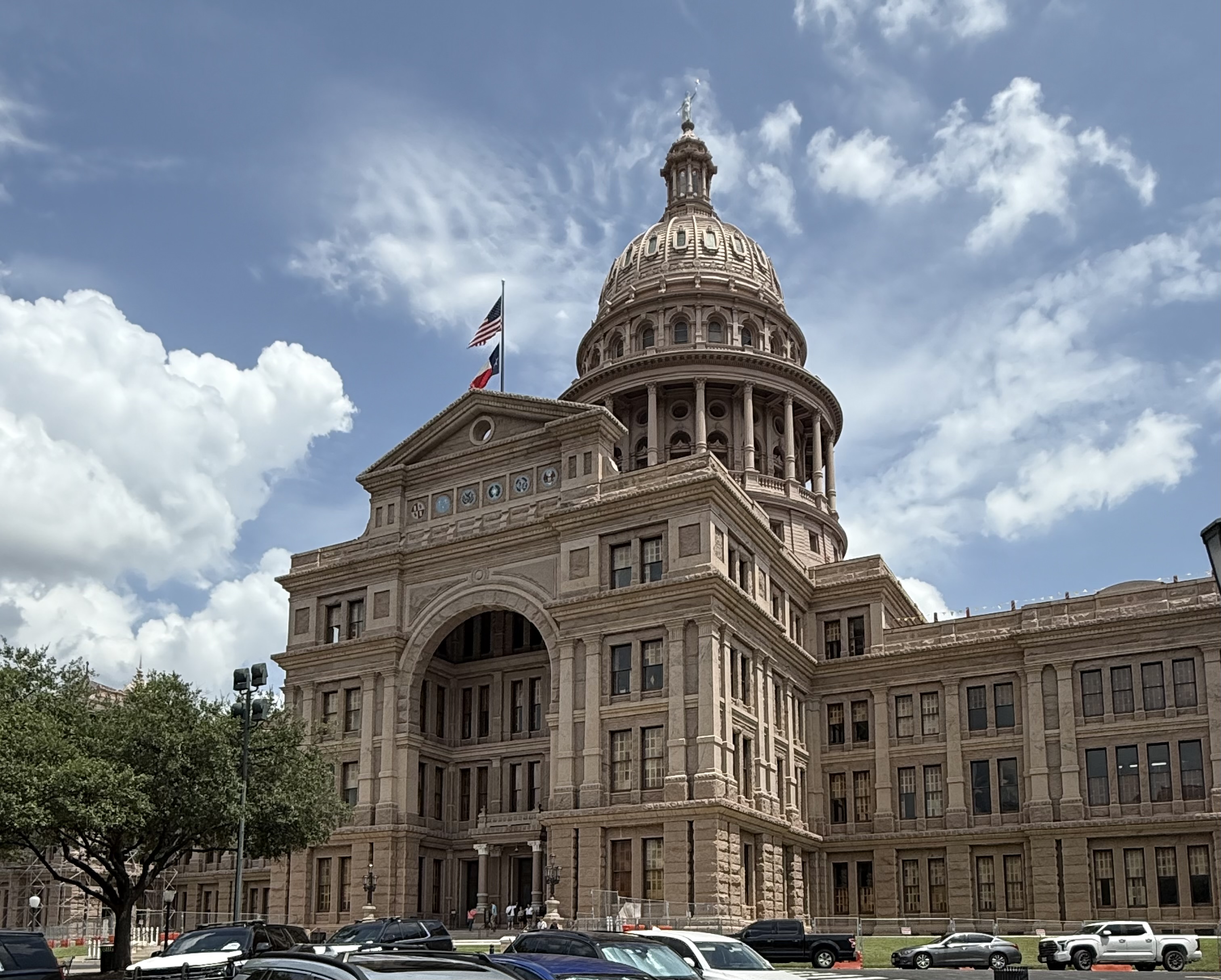 Fachada y cúpula del Capitolio estatal de Texas en Austin, sede de la legislatura que decidirá sobre el presupuesto del programa infantil de autismo.